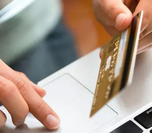 Жінка познайомилась через «Тіндер» з шахраєм і втратила чималі гроші