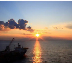 В Перській затоці утворився затор з 1000 кораблів, що не можуть пройти через збої в GPS та ризик зіткнень