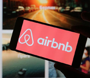 Постраждалі від сексуального насильства зможуть позиватися до Airbnb. Сервіс змінює умови користування