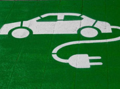 Кінець епохи: Volkswagen позмагається з Tesla за лідерство на ринку електромобілів