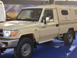 В Єгипті представили DJ-400V: пристрій захисту від дронів з радіусом дії до 4 км, який встановили на автомобіль