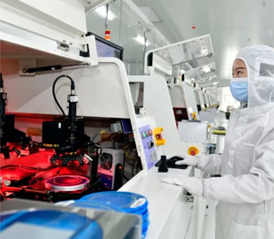 Провідні китайські компанії зазнають збитків на тлі санкцій США