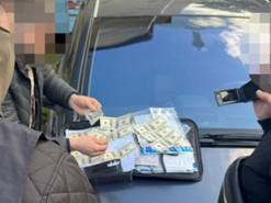 В Україні затримано правоохоронця, який торгував інформацією з закритих баз даних