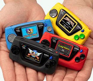 Sega выпустила миниатюрную игровую приставку Game Gear Micro