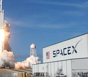 Falcon 9 стартует на орбиту с очередной партией из 60 мини-спутников