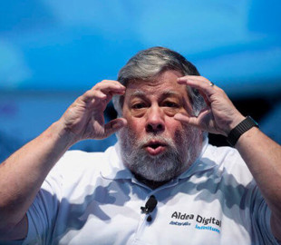 Стив Возняк посоветовал Apple разделиться на несколько компаний