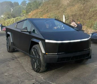 У Tesla Cybertruck помітили колосальну кількість браку