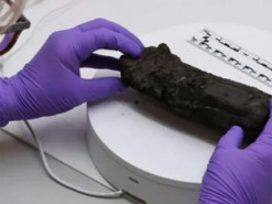 Штучний інтелект допоміг розшифрувати обвуглений 2000-річний сувій