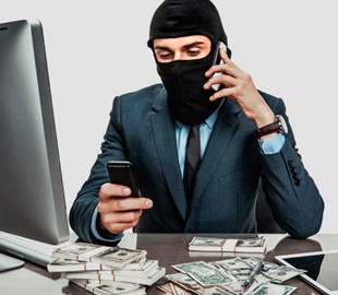 Псевдопрацівник банку видурив у жінки 7 тисяч гривень