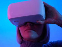 Київські школярі зі смартфонів побачать уроки у 3D форматі