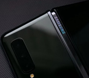 Опубликовано первое «живое» фото Samsung Galaxy Z Fold 2