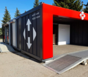 Нова пошта запустила новий формат відділення для роботи на деокупованих територіях – модульне мобільне відділення