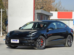 Дві моделі Tesla отримають китайські двигуни