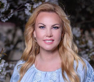 Камалія повернулась в Україну попри протести чоловіка та дітей