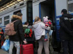 За рахунок чого живуть українські біженці. Соціологи назвали цифри і факти