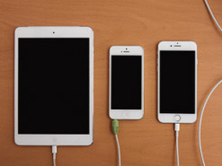 Apple обвинили в массовой прослушке пользователей