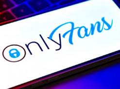 Обшуки у моделей OnlyFans: дані про них могли отримати у податкової