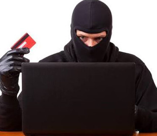 Знайомство в соцмережі обернулося втратою 227 тисяч гривень: чоловіка ошукали за схемою з «дипломатичною посилкою»