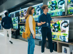 LCD проти OLED: телевізори з якою технологією дисплеїв працюють краще