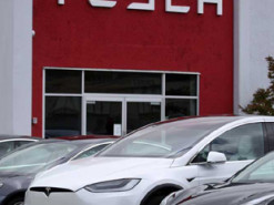 Tesla втратила лідерство на ринку електрокарів: що сталося й до чого тут Баффет