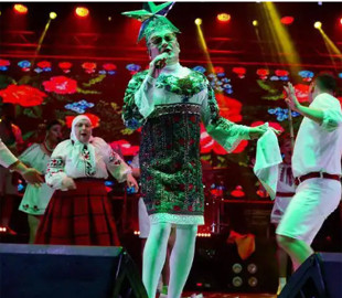 Оштрафовані за "Ще не вмерла Україна": у Криму переслідують за пісню Вєрки Сердючки