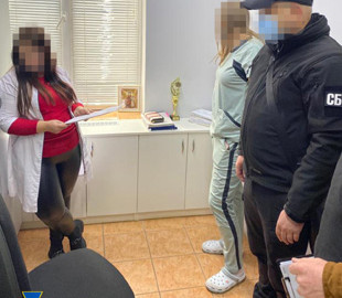 Полмиллиона "заработка" каждый месяц: СБУ разоблачила схему с поддельными COVID-сертификатами