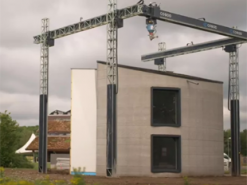 Самый большой 3D-принтер в Европе впервые напечатал двухэтажный дом