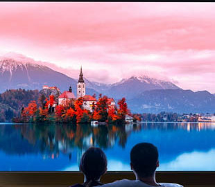 Redmi продала за полдня 1500 огромных 98-дюймовых телевизоров Smart TV Max