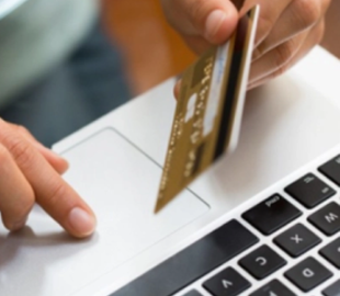 На Рівненщині люди масово стають жертвами фейкових «міжнародних виплат»