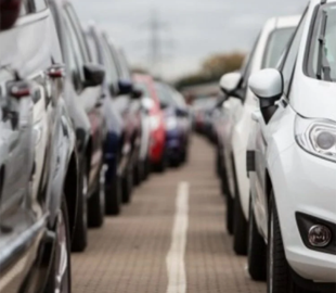 Український авторинок обвалився на 60%