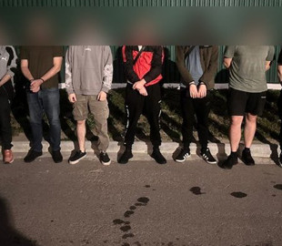 Сімох чоловіків, які шукали шлях за кордон у Telegram, затримали на Тячівщині 