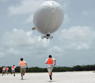 Військові знову роблять ставку на шпигунські аеростати та стратосферні кулі