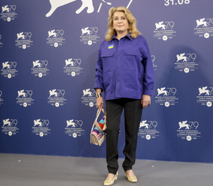 Катрін Денев підтримала Україну: "Мій розум і мій дух з ними"