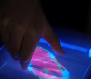 Дослідники створили голограму, якою можна керувати руками