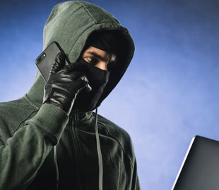 Жителька Тернопільщини перерахувала “кіберполіцейському” 100 000 гривень