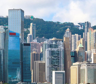 Гонконг зупинив відправлення товарів поштою до США у відповідь на мита Трампа