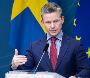 Швеція буде збивати російські дрони, які порушать її кордони – міністр оборони