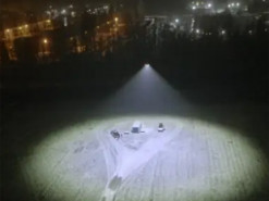 Новий дрон Flying Sun світить настільки потужно, що може перетворити ніч на день