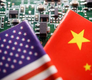 Китай обмежує експорт компонентів дронів до США: наслідки для України