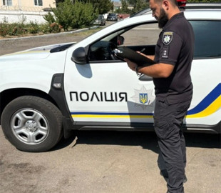 На Одещині чоловік вимагав у пенсіонерки гроші за її загублений телефон