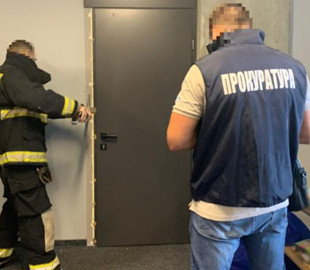 Львівські прокурори зупинили 23 шахрайські кол-центри