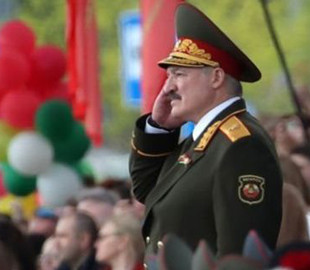 Арешти за онлайн-критику Лукашенка: в Білорусі після 9 травня ув'язнили сотню блогерів та активістів