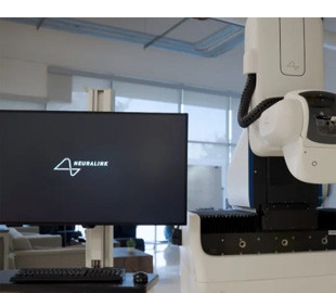 Майбутнє нейрохірургії. Робот Neuralink автоматизує імплантацію чипів у мозок