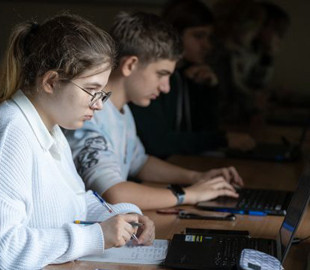 Українські школярі розповіли, які сервіси ШІ використовують найчастіше й для чого