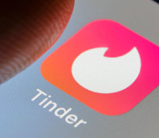 В Tinder появится возможность проверить законопослушность человека