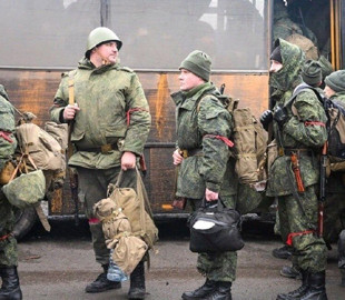 У Москві в військкомати поліція примусово забирає безхатьків