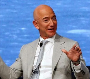 Безос змінює структуру. Washington Post звільнила третину журналістів, включно з репортером Amazon