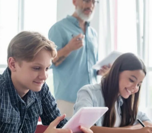 У Греції навчатимуть учителів, як використовувати ШІ під час уроків: частина суспільства занепокоєна