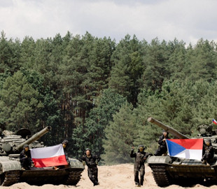 Разом вистоїмо: Залужний показав чеські та польські танки в складі ЗСУ (фото)