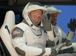 В NASA рассказали, когда экипаж Crew Dragon попадет на МКС